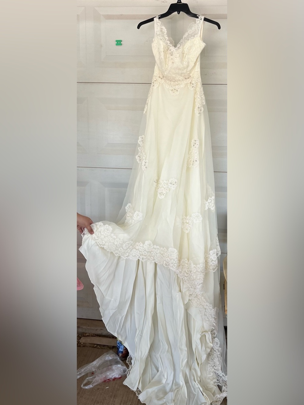 Vintage Elegant Ivory Lace Wedding Dress  long train (see measurements for size)